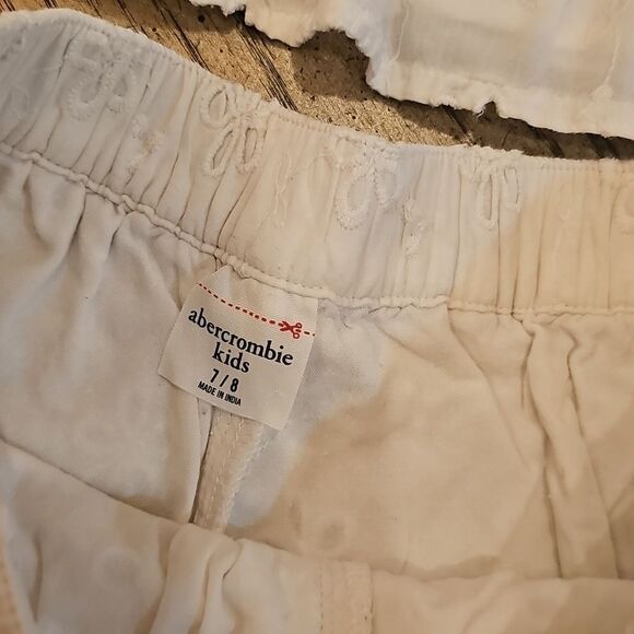 White Eyelet Crop Top and Shorts Set Size 7/8 Abercrombie - Picture 4 of 14